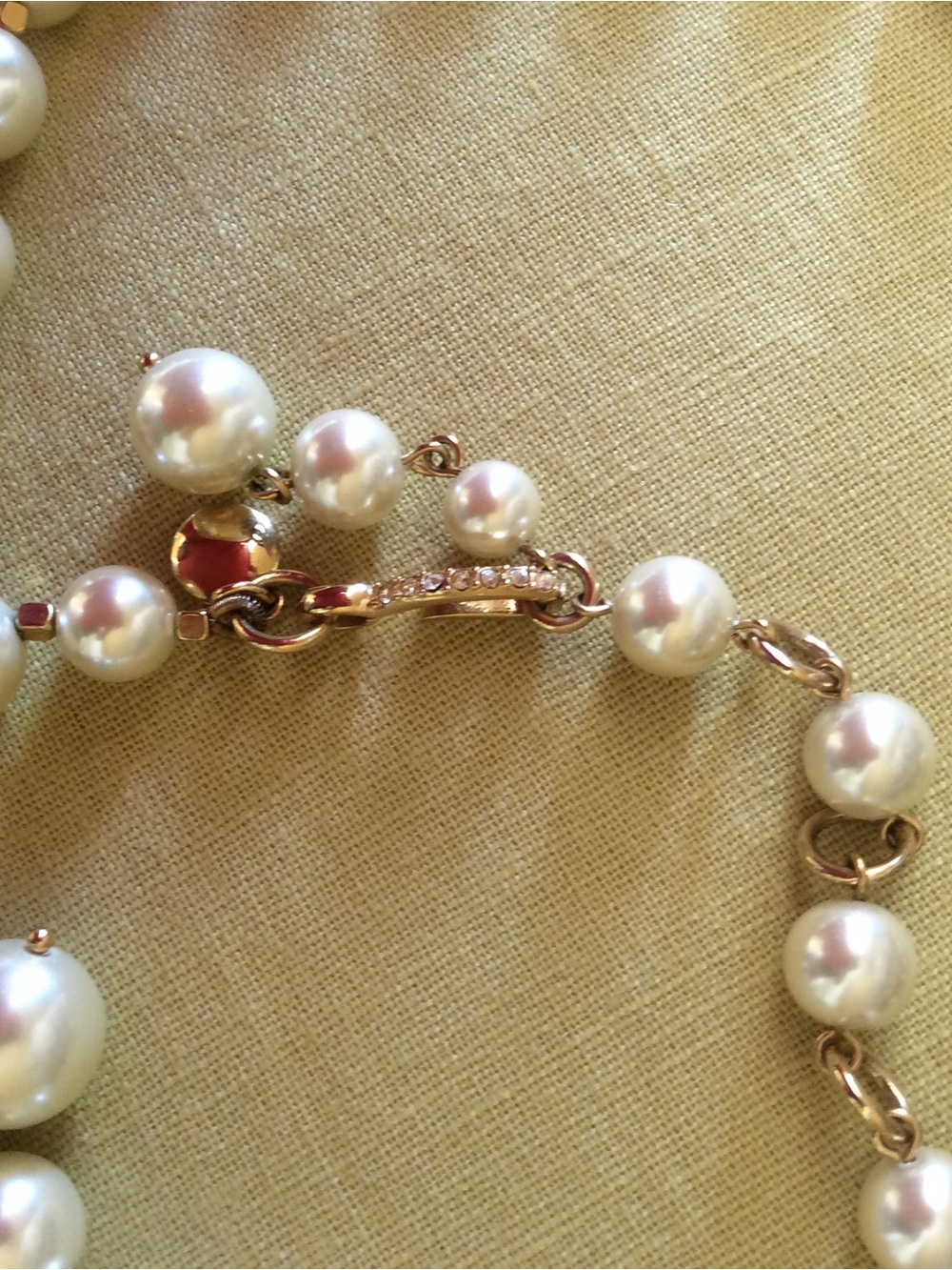 JCREW Collection Circa 2011- Classic Ivory Pearl Necklace with Gold Accents-NWT - Picture 3 of 6